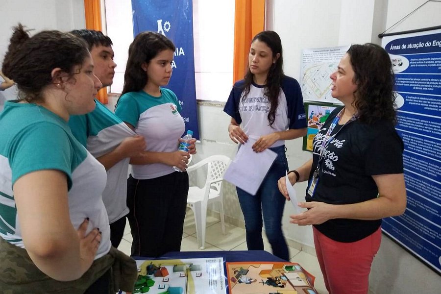 Unileste Participa Da Mostra De Profiss Es Do Col Gio Genoma Em Tim Teo Unileste